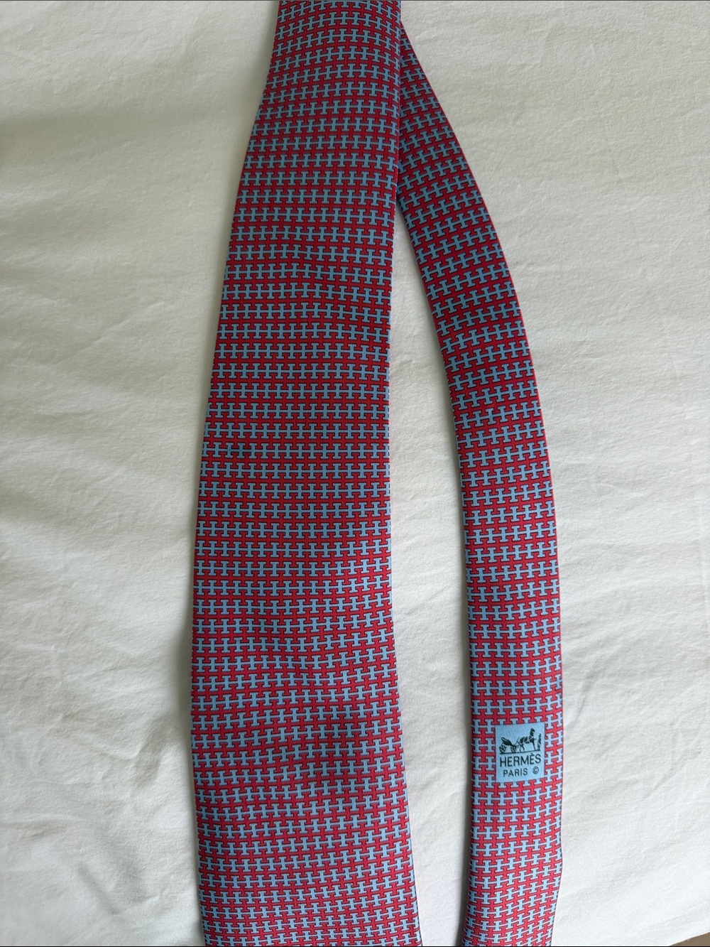 Hermès Paris Silk Tie – Red & Blue Geometric Pattern